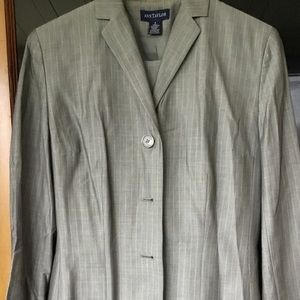 Classic Ann Taylor pant suit